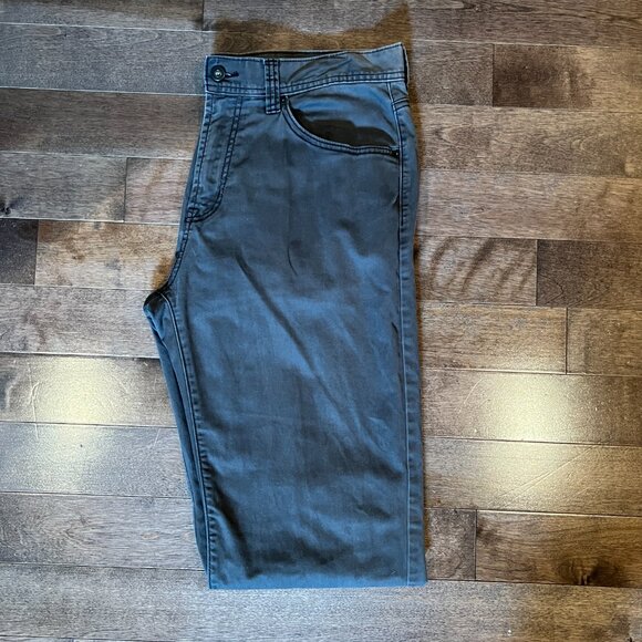 Kirkland Signature Men’s Pants Gray Size 36x34 Cotton Blend Casual Straight Fit - Picture 2 of 6